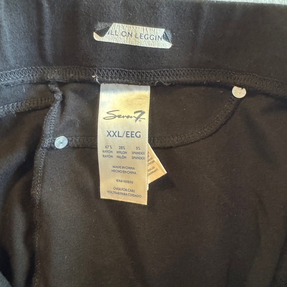 Seven7 Women Size XXL Classic Black Pants Leggings - Picture 3 of 5